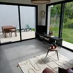 Charmante Maison Neuve Au D'hourtin オータン