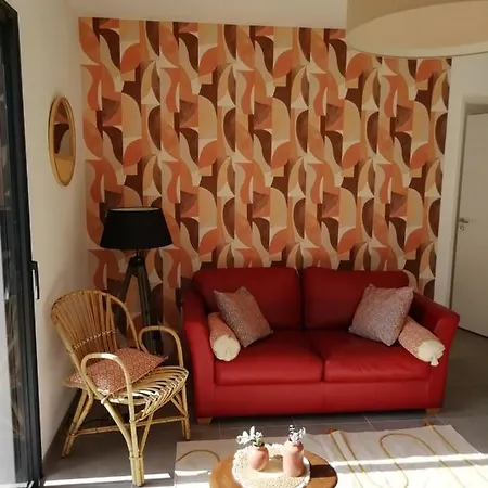 Charmante Maison Neuve Au D'hourtin オータン